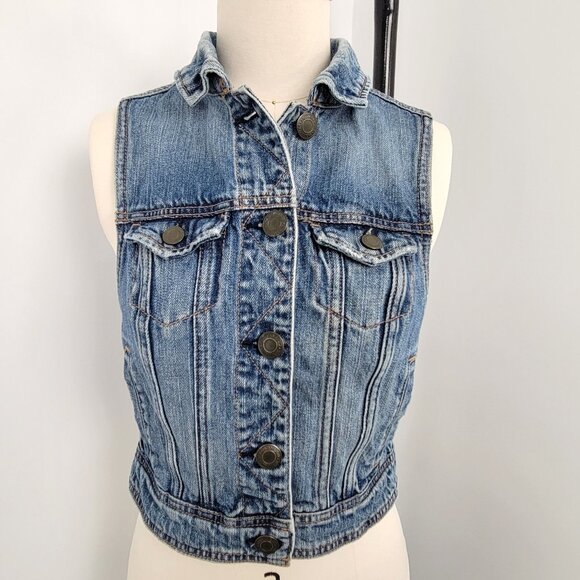 American Eagle Outfitters Jackets & Blazers - 2010s American Eagle Outfitters Cropped Denim Vest Medium Wash
